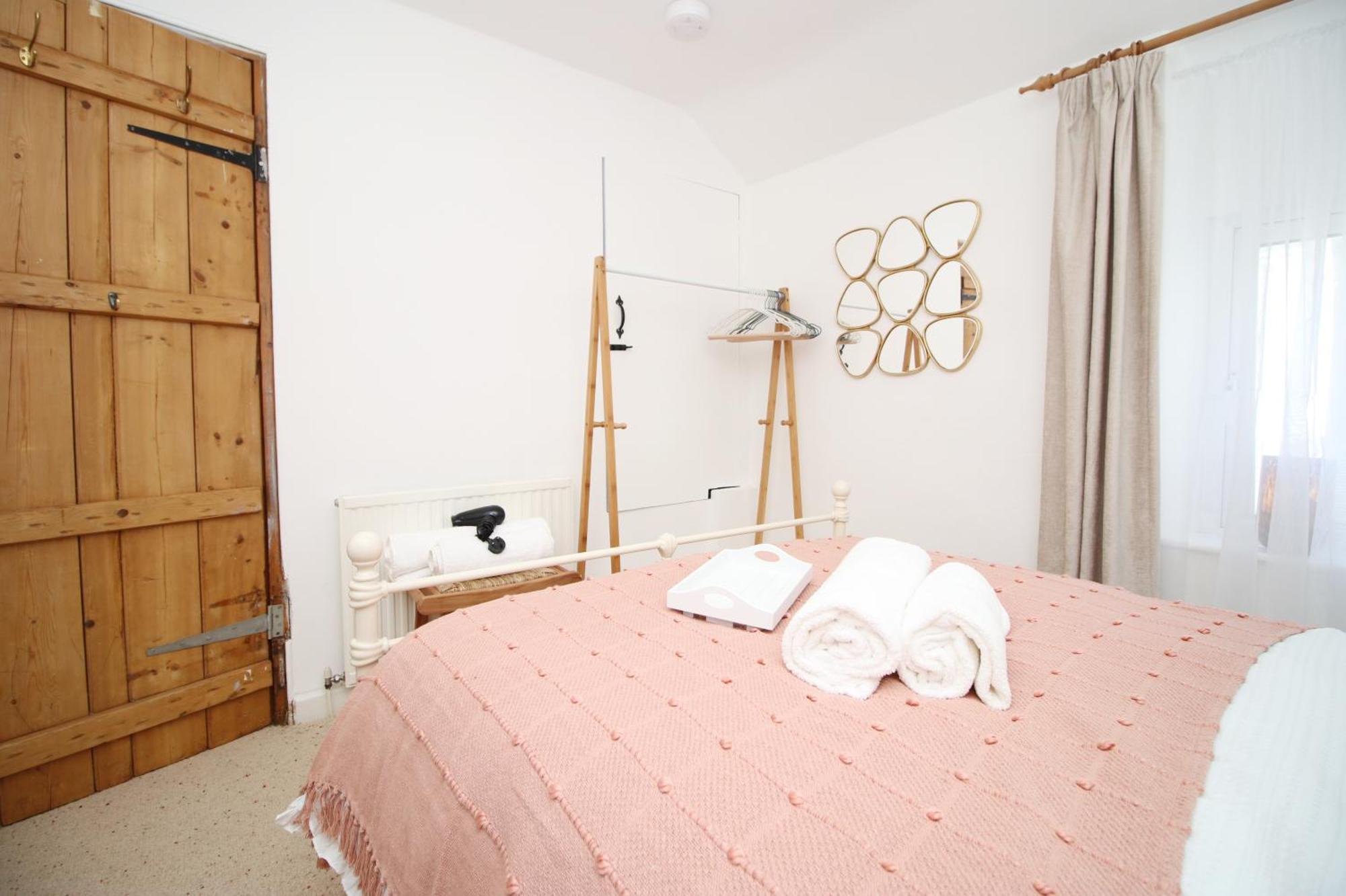 Little Gem In The Mumbles! Fishermans Cottage With Log Burner, Dog Friendly And Welcome Breakfast Hamper! Екстериор снимка