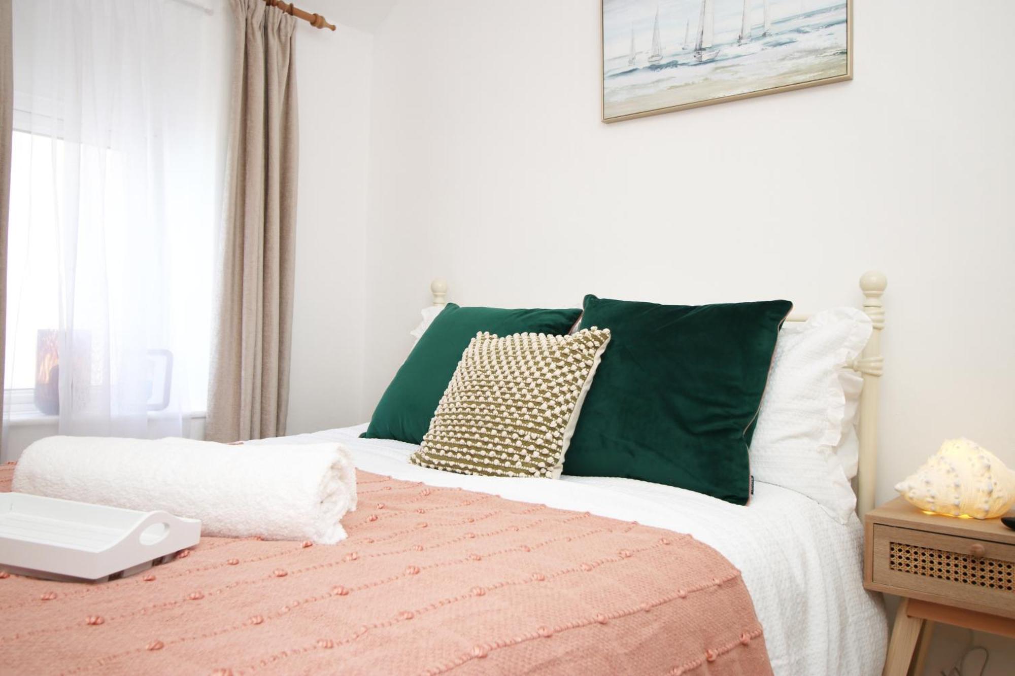 Little Gem In The Mumbles! Fishermans Cottage With Log Burner, Dog Friendly And Welcome Breakfast Hamper! Екстериор снимка