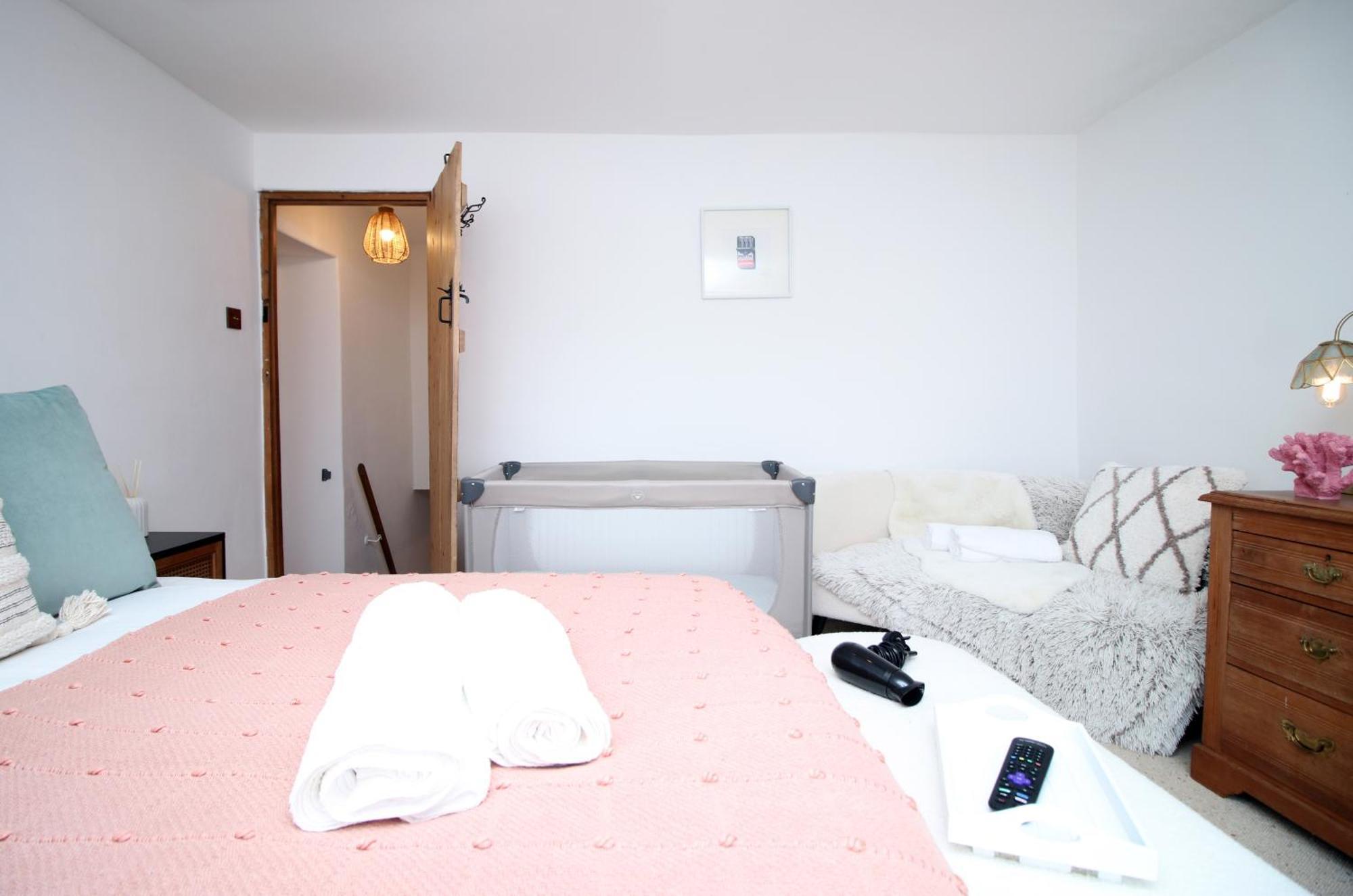 Little Gem In The Mumbles! Fishermans Cottage With Log Burner, Dog Friendly And Welcome Breakfast Hamper! Екстериор снимка