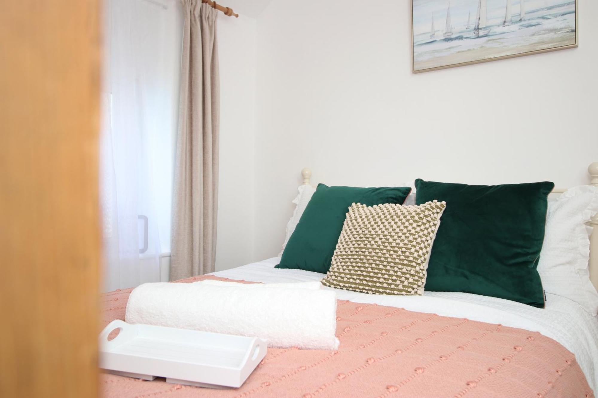 Little Gem In The Mumbles! Fishermans Cottage With Log Burner, Dog Friendly And Welcome Breakfast Hamper! Екстериор снимка